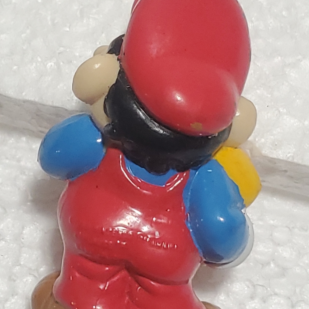 1986 Mario PVC Figure - Picture 2 of 2